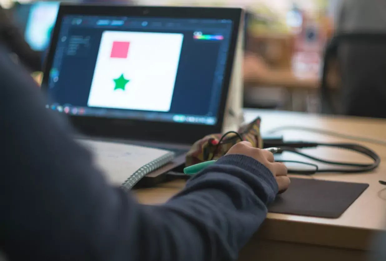 workstations-for-education-389489872.png